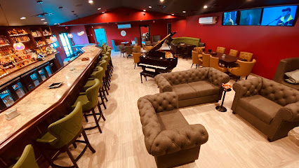 Santino’s Cigars & Cocktails